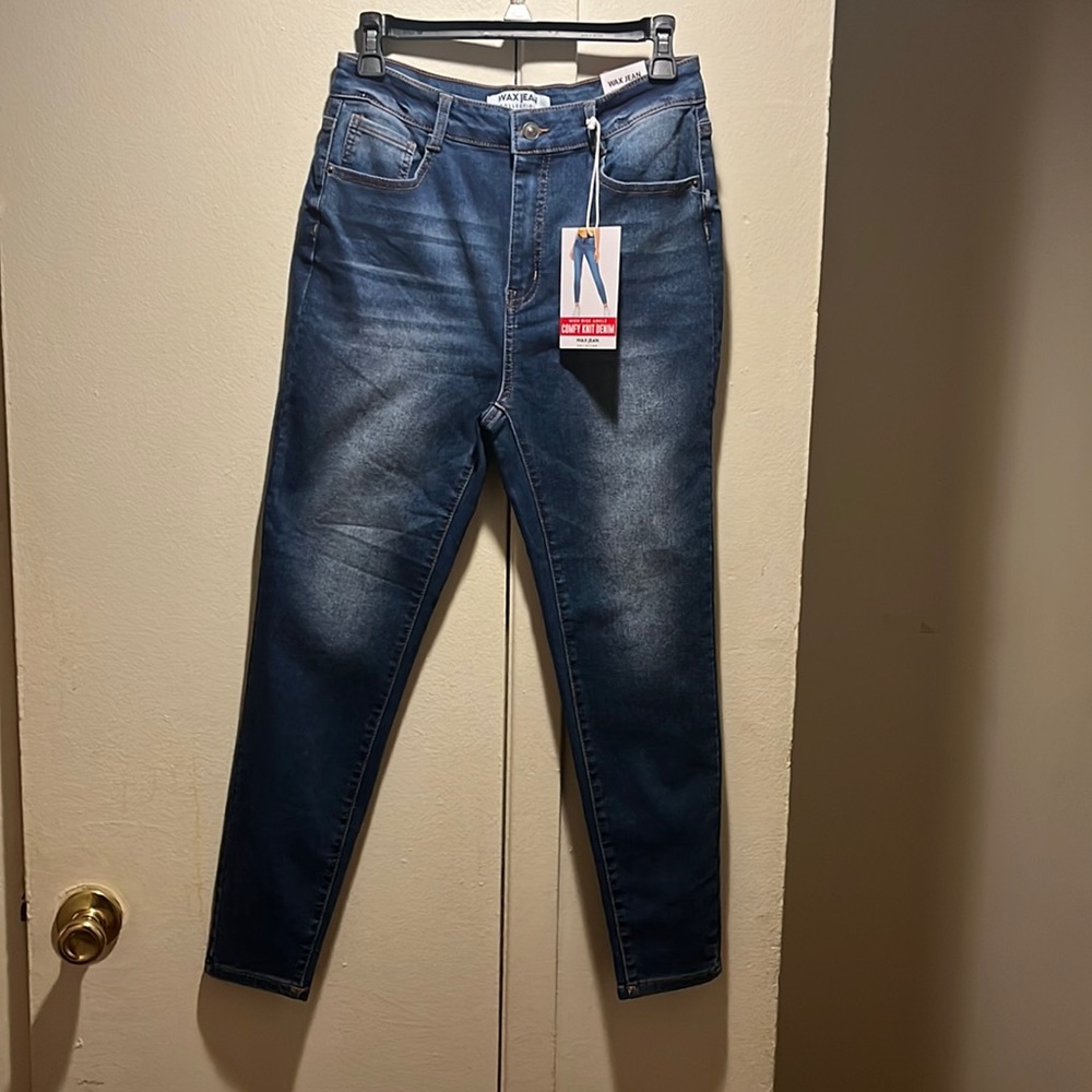 NWT High rise ankle Denim blue wax jeans Size 11 (juniors) very comfortable fit.